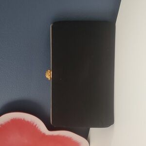 Vintage 1950s–1960s Black Handbag – Gold Rose Clasp, Short Chain